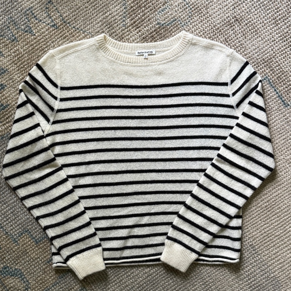 Reformation Cashmere Boyfriend Sweater (XS)